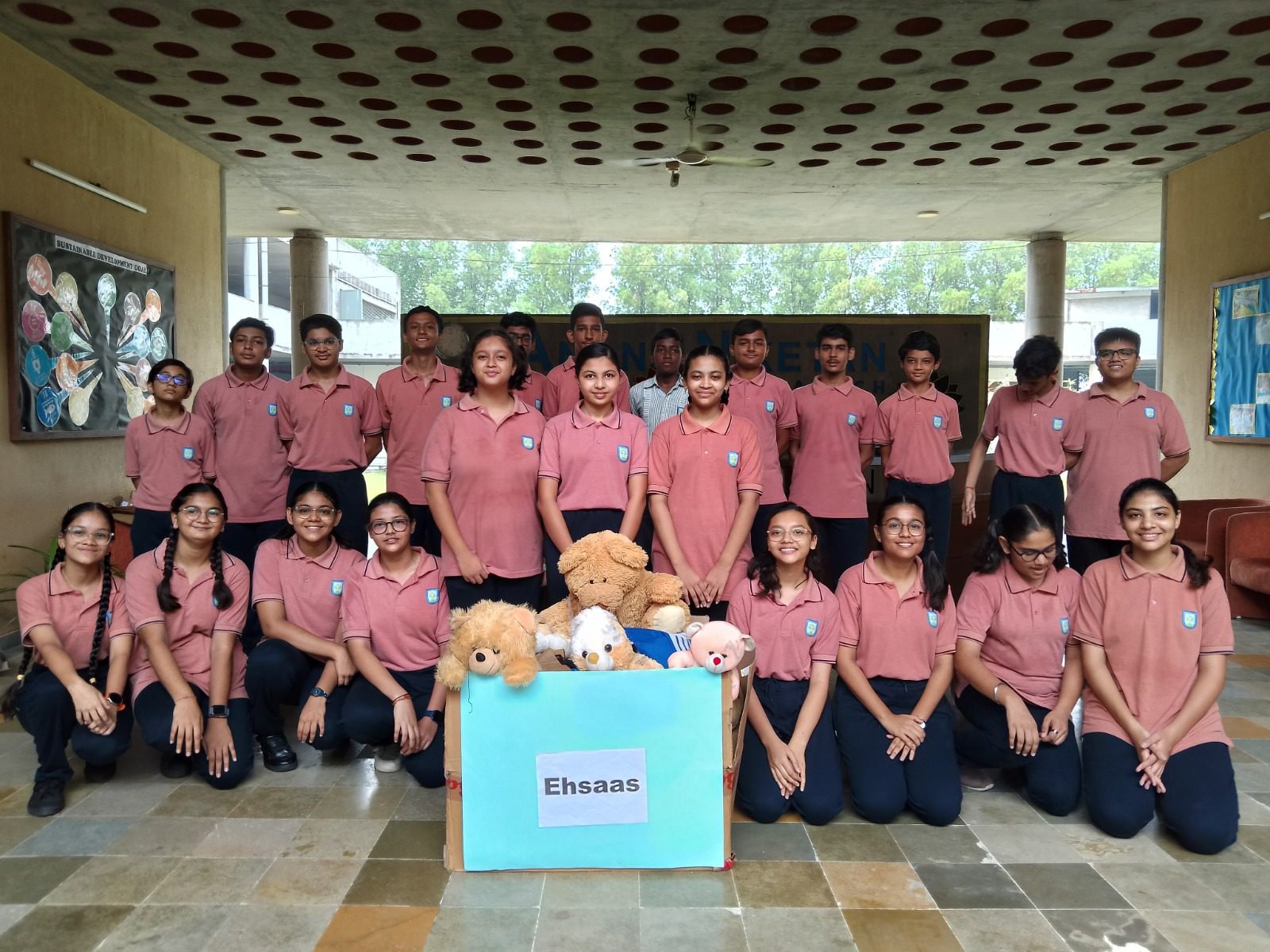 Project Ehsaas &mdash; students donating stationery