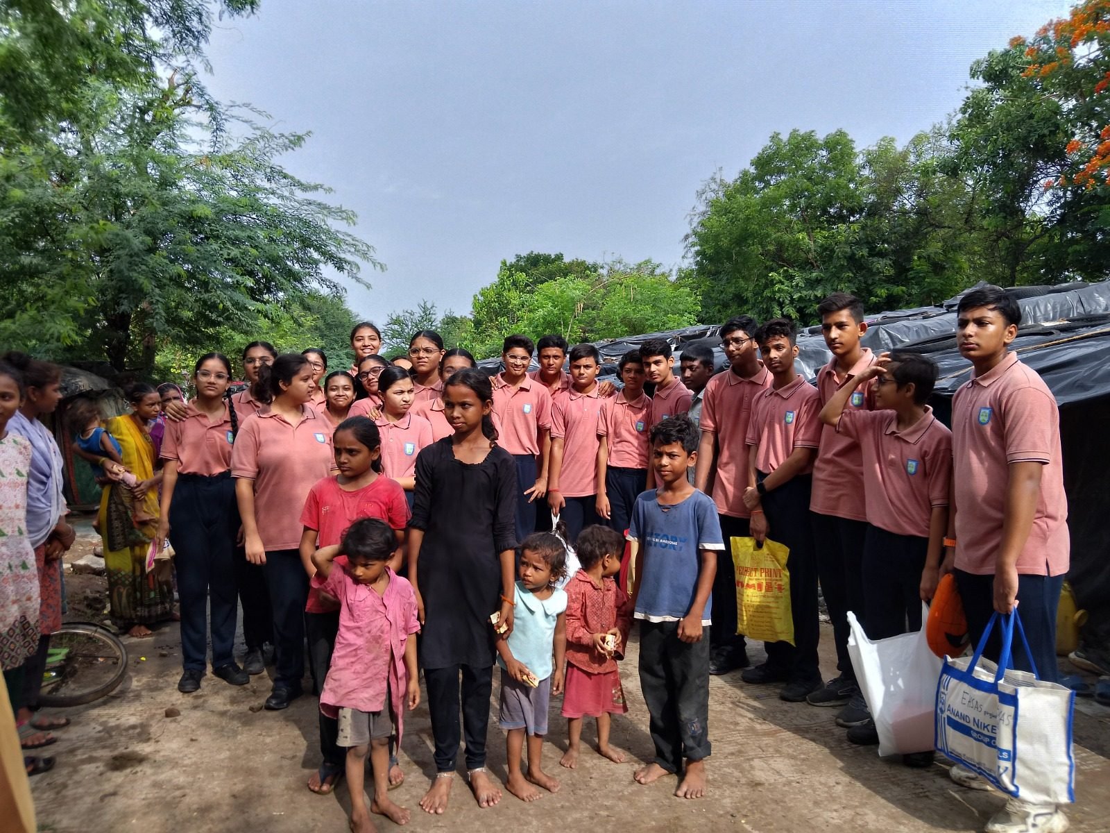Project Ehsaas &mdash; students donating stationery