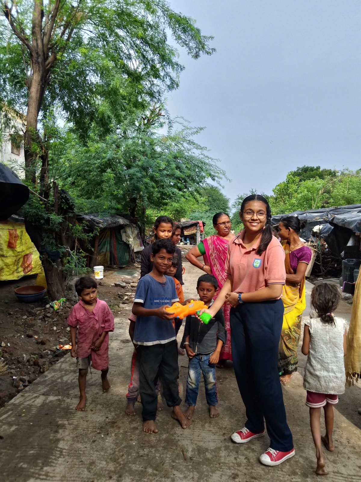 Project Ehsaas &mdash; students donating stationery