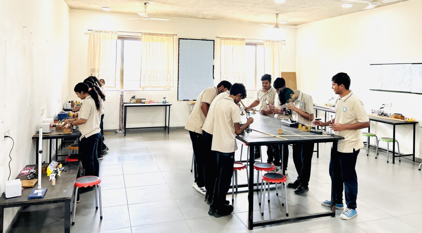 Physics Laboratory at Anand Niketan Bharuch